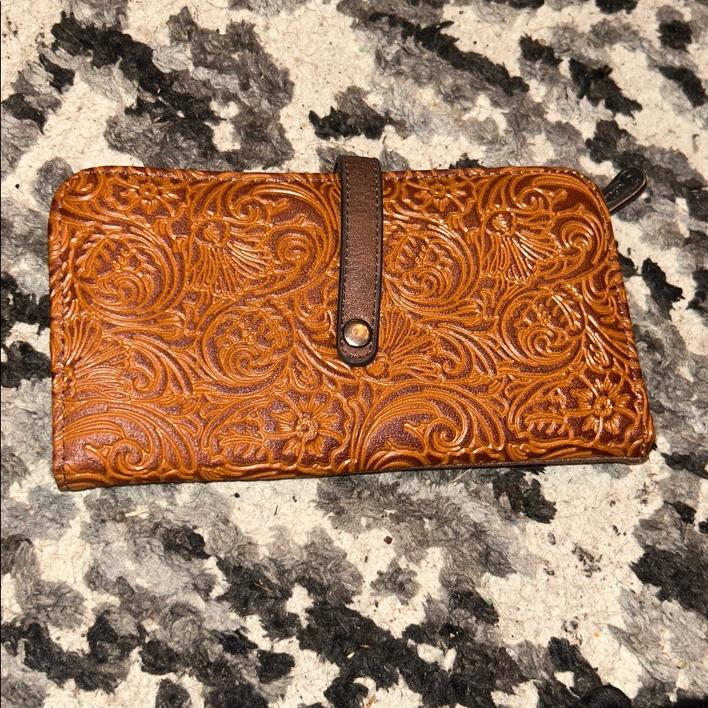Justin Trenditions Women's Tooled Leather Bi Fold Wallet Wristlet Brown A21